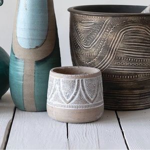 Embossed Terracotta Planter with Whitewash Finish - 6 inch